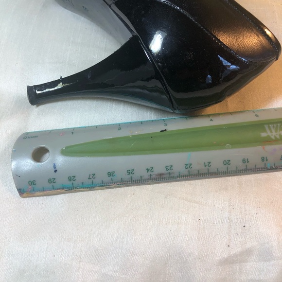 Shoes - Picture 5 of 7